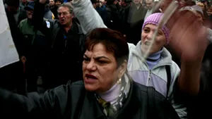 Proteste ale salariaţilor de la fabrica de încălţăminte Alpina Reghin