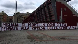 Suporterii din Italia contestă decizia autorităţilor: 