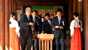Aproape 170 de parlamentari japonezi au vizitat sanctuarul controversat Yasukuni