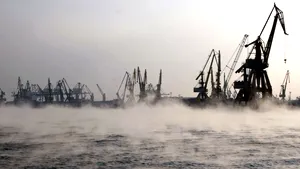 Infotrafic: Toate porturile închise din cauza viscolului. Care sunt drumurile naţionale cu trafic blocat şi zonele cu restricţii rutiere