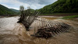 Al patrulea om care a murit în urma inundaţiilor din Prahova. Bărbatul dat dispărut şi căutat a fost găsit