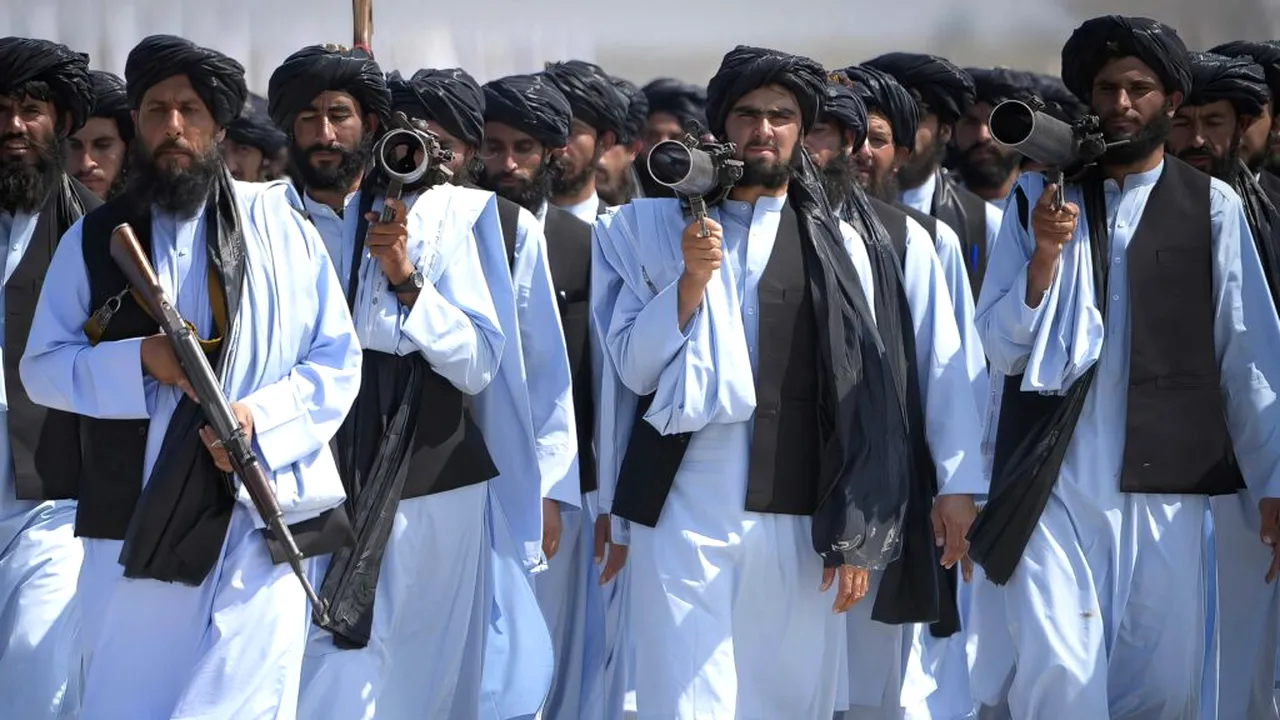 Rusia și-a anunțat sprijinul pentru talibani în lupta cu Statul Islamic din Afganistan