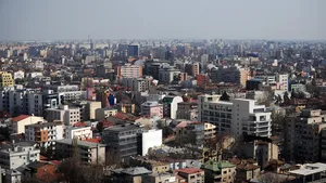 Managerii anticipează o creştere a activităţii în construcţii şi comerţul cu amănuntul 