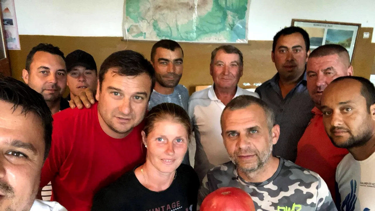 Cea mai grea roşie din Olt, PREMIATĂ cu bani şi o putină cu telemea dintr-o altă regiune a ţării