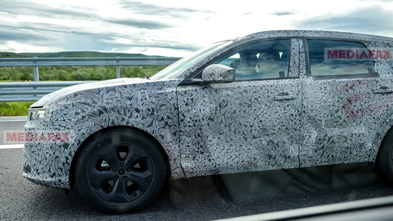 Primele imagini cu noul model Dacia! Striker a fost fotografiat pe șoselele din România | EXCLUSIV