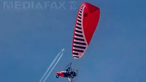 Un paramotor cu două persoane s-a prăbuşit în judeţul Giurgiu, la Comana. Pasagerul, cetăţean rus, a murit