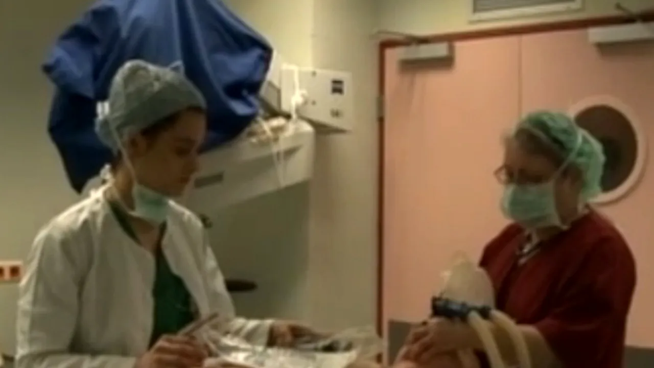 Epilepsia, tratată definitiv în România. Patru pacienţi au scăpat de crize, după implantarea unor electrozi