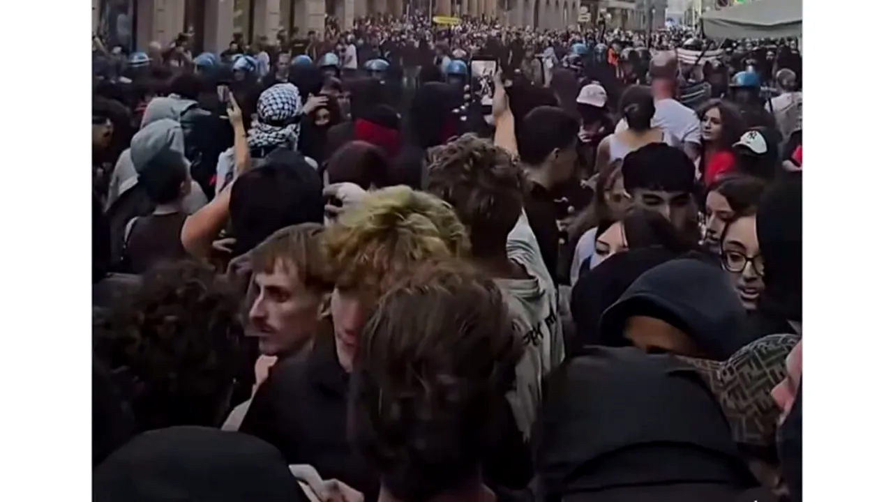 Proteste masive în Italia față de costul vieții: Ciocniri violente cu poliția la Milano și peste 100.000 de oameni în stradă la Roma