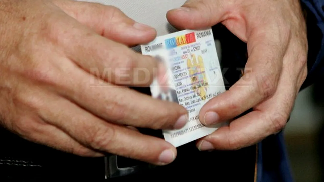 Bucureştenii care au cărţi de identitate expirate le pot schimba inclusiv în ziua alegerilor locale 
