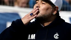 VIDEO Maradona împlineşte 60 de ani. Argentinianul a primit urări de ziua lui din toată lumea fotbalului 