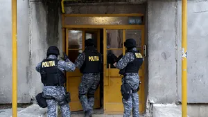 Radio pirat în Bucureşti. Proprietarii au perturbat serviciile de telecomunicaţie