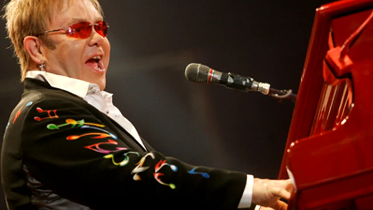 Elton John şi-a anulat concertele din cauza unei gripe şi a unei infecţii
