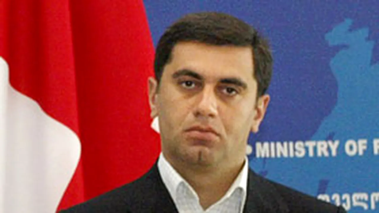 Un fost ministru georgian al Apărării a obţinut azil politic în Franţa