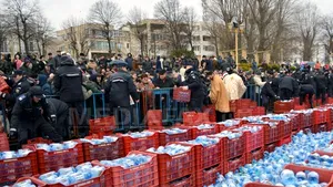 Aproximativ 10.000 de credincioşi, aşteptaţi să participe la slujba de Bobotează de la malul mării