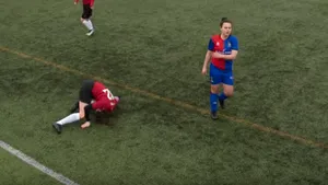 VIDEO. O fotbalistă din Scoţia şi-a dislocat genunchiul pe teren. Modul în care a încercat să-l repoziţioneze i-ar şoca pe mulţi