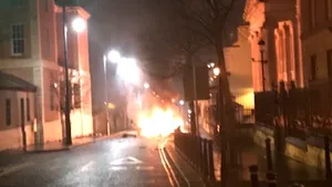 Autorităţile au arestat două persoane după ce o maşină a explodat în Irlanda de Nord
