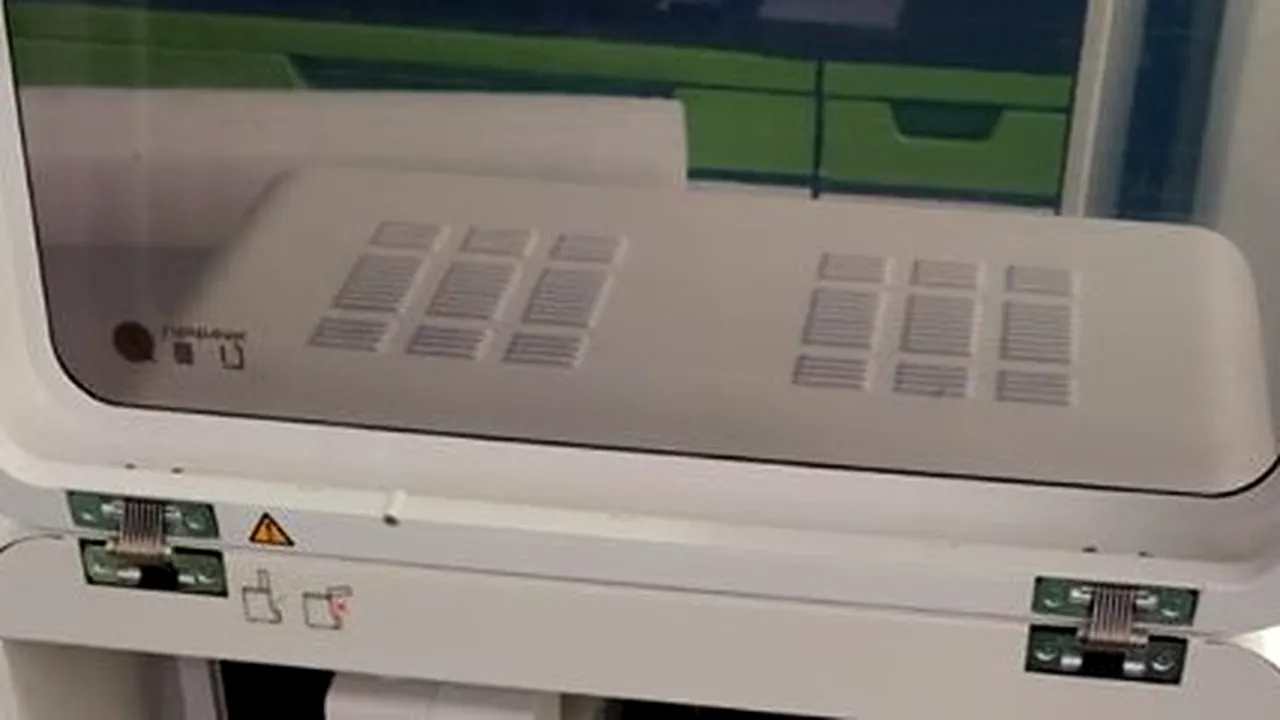Aparat de testare COVID donat Spitalului de Boli Infecţioase Cluj-Napoca / Un test durează 18 minute 