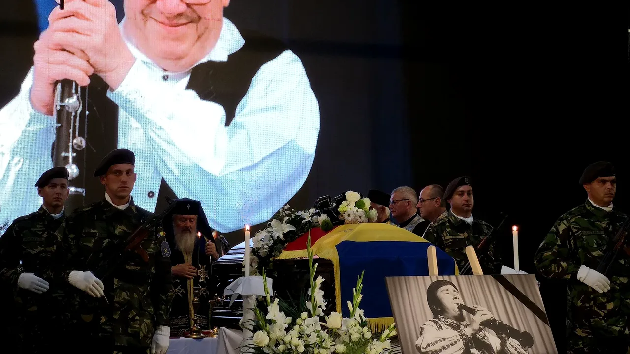 Un ultim omagiu pentru taragotistul Dumitru Fărcaş | Sute de oameni din Cluj i-au adus flori: 