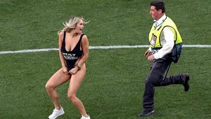 A cunoscut celebritatea în doar câteva secunde. Ce spune Kinsey Wolanski despre reacţia tatălui său: 