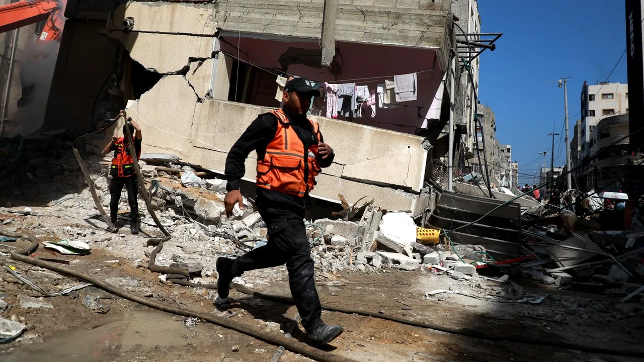 Războiul israeliano-palestinian. Israelul acuză mişcarea Hamas că a „premeditat” conflictul, iar palestinienii denunţă „crimele de război”