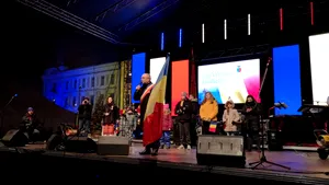 Cluj-Napoca continuă să se detaşeze ca oraş inteligent. Cum a pornit primarul Emil Boc beculeţele de Crăciun