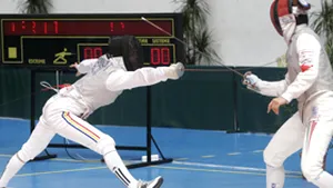 Primă de 3.000 de euro pentru câştigătorii de la CM de scrimă