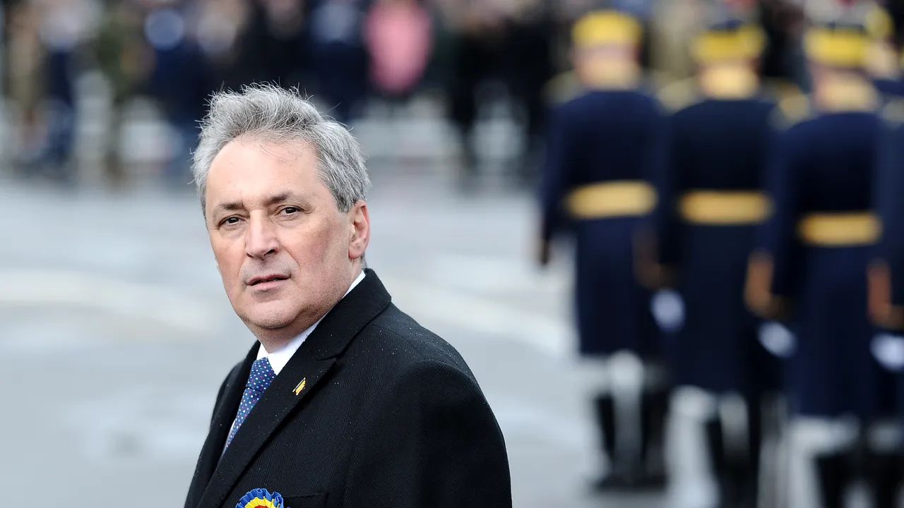 Marcel Vela anunţă că biroul în care lucrează şi care a fost al lui  Nicolae Ceauşescu va fi sfinţit: „Simt o energie negativă”