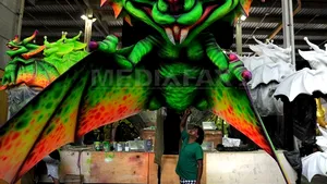 Brazilia se pregăteşte de carnaval: construcţia carelor alegorice şi repetiţiile pentru defilare - GALERIE FOTO