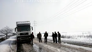 MAE atenţionează cu privire la limitarea circulaţiei pentru vehicule grele de marfă în Bulgaria