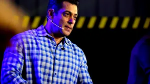 Salman Khan sprijină financiar 25.000 de angajaţi pe timpul crizei coronavirusului
