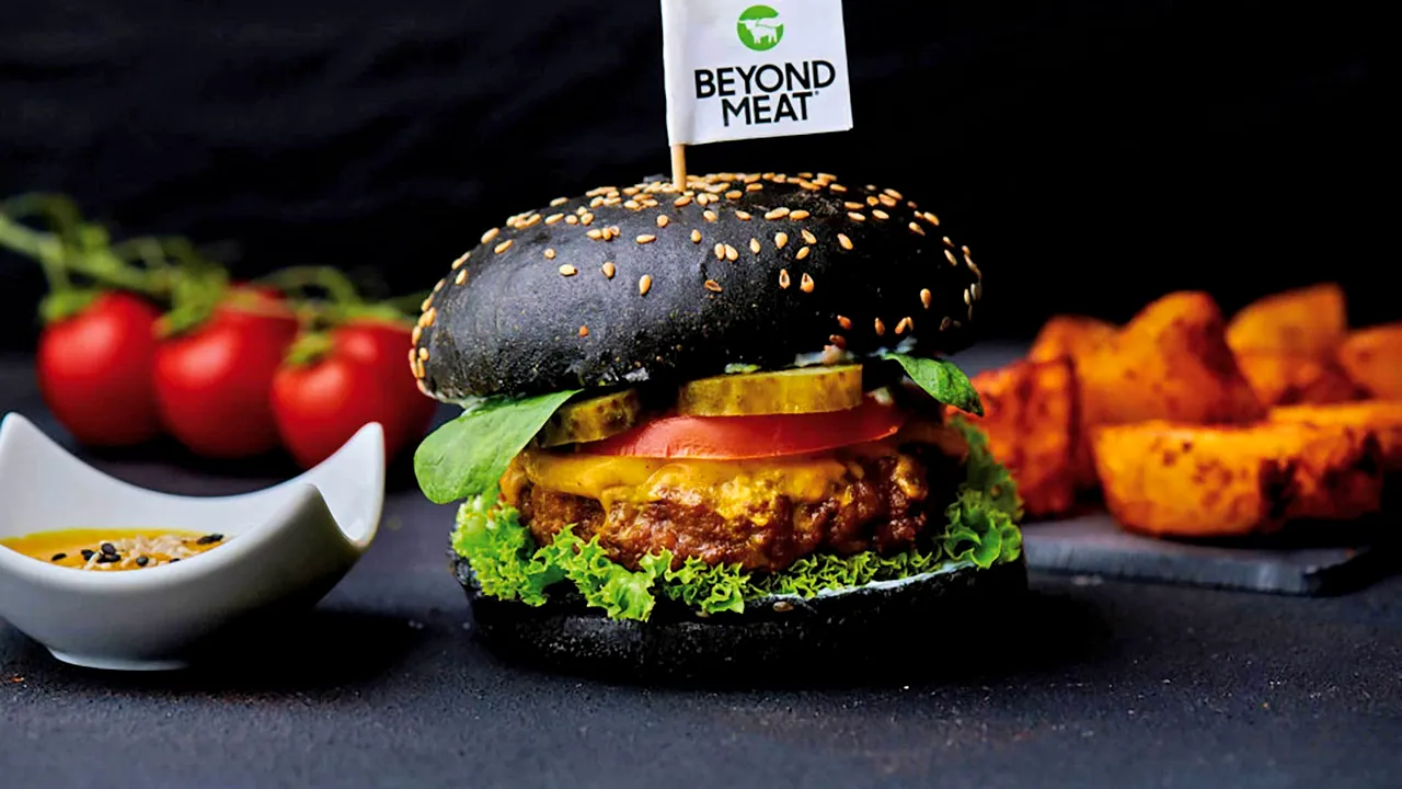 Beyond Meat, primul burger din plante care a făcut senzaţie la lansare, vine în România. Puţină lume ştie că Bill Gates a fost acţionar al companiei