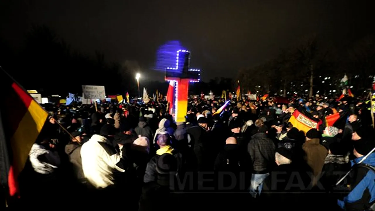 Zece maşini incendiate la Dresda, în timpul unui miting al mişcării antiislam PEGIDA - VIDEO 