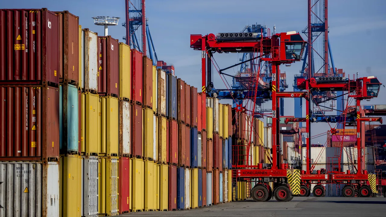 Motive de îngrijorare pentru motorul Europei. China se apropie rapid de cota de piaţă a Germaniei în UE