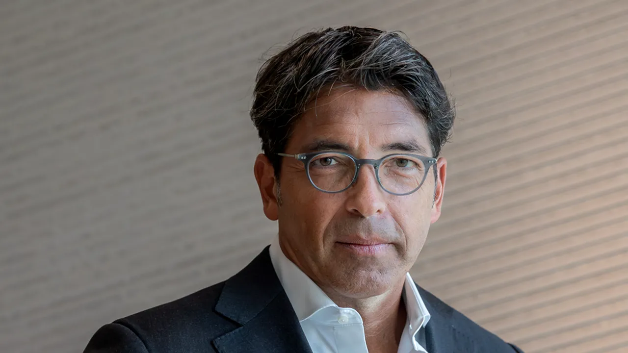 Jorge Araya, Director al Ariei Europa de Sud – Est în cadrul BAT: „Suntem profund îngrijoraţi de intenţia Ministerului de Finanţe de a-i face pe români să plătească preţuri ca în Germania din salarii româneşti