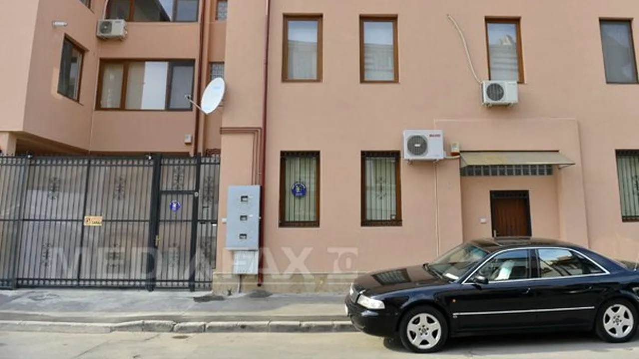 Băsescu le-a prezentat jurnaliştilor sediul său de campanie