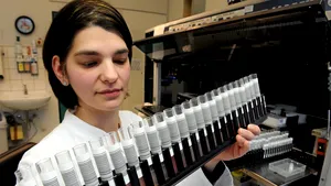Criza căreia România nu îi găseşte rezolvare. Un vaccin esenţial în primele ore de viaţă, INEXISTENT în maternităţi
