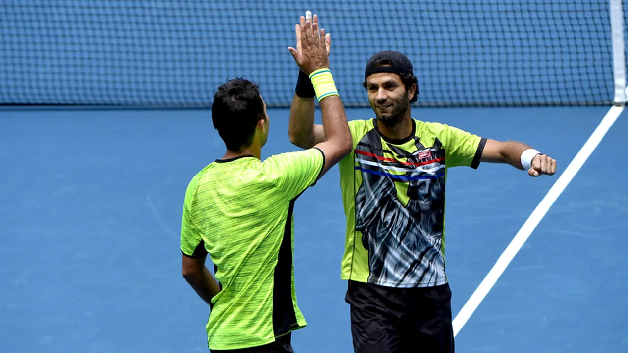 Tecău şi Rojer i-au învins pe fraţii Bryan şi s-au calificat în semifinalele turneului de la Paris