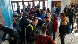 ŞTIRILE OREI 12.00, 1 octombrie 2019