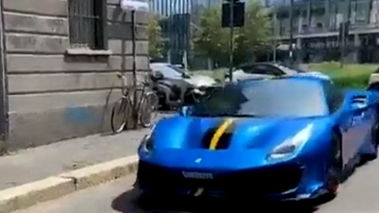 Patronul lui Inter se plimbă cu un Ferrari în culorile clubului