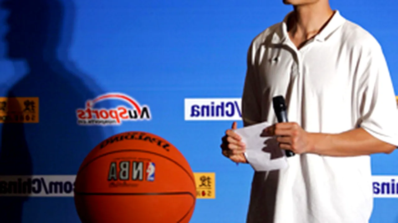 345.000 de euro pentru ghetele lui Yao Ming