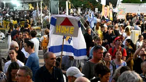 Hamas a eliberat toți cei 20 de ostatici aflați în viață, după doi ani de captivitate. Trump spune în Knesset că „era terorii s-a încheiat” / Familiile ostaticilor acuză Hamas de încălcarea acordului
