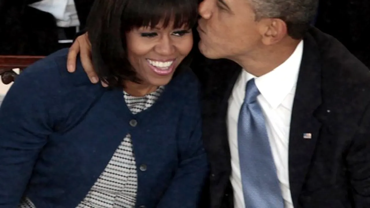 Motivul coafurii cu breton a lui Michelle Obama: 