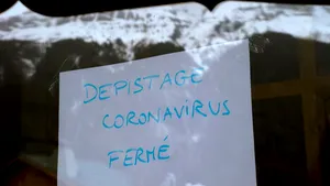 Bilanţul COVID-19 a ajuns la 33 de morţi în Franţa