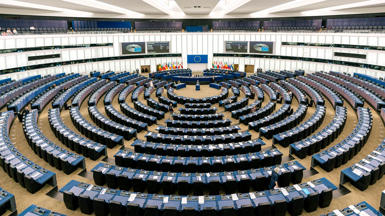 Petiţia #SateRomâneştiCuBaniEuropeni, aprobată de Parlamentul European