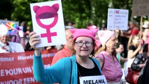 Actori, muzicieni, antreprenori, în stradă, la Bruxelles. Proteste la sosirea lui Trump: 