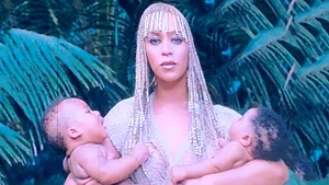 Imagini ale artiştilor Beyonce şi Jay-Z alături de gemeni stârnesc vâlvă în social media