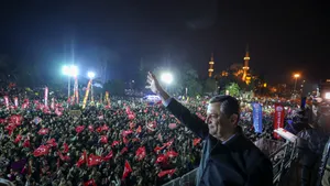 Criză politică în Turcia: Liderul opoziției riscă să fie destituit din funcție