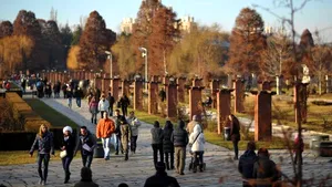 Vreme caldă, luni, cu temperaturi de 25 de grade în Capitală. Începând de marţi, temperaturile scad