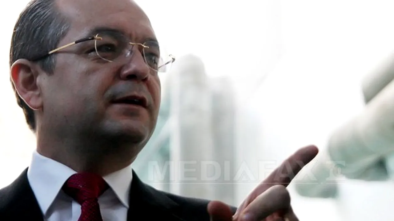 Boc despre candidatura Elenei Udrea la şefia PDL: Toţi candidaţii au bastonul de preşedinte în raniţă