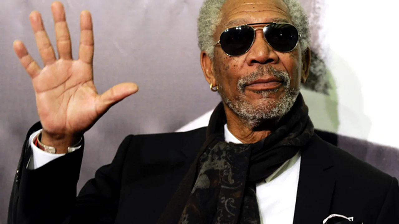 Morgan Freeman continuă să joace, deşi are o mână paralizată